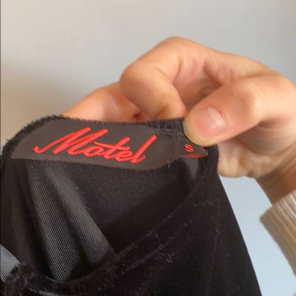 Black velvet slip dress with open back - Picture 3 of 3